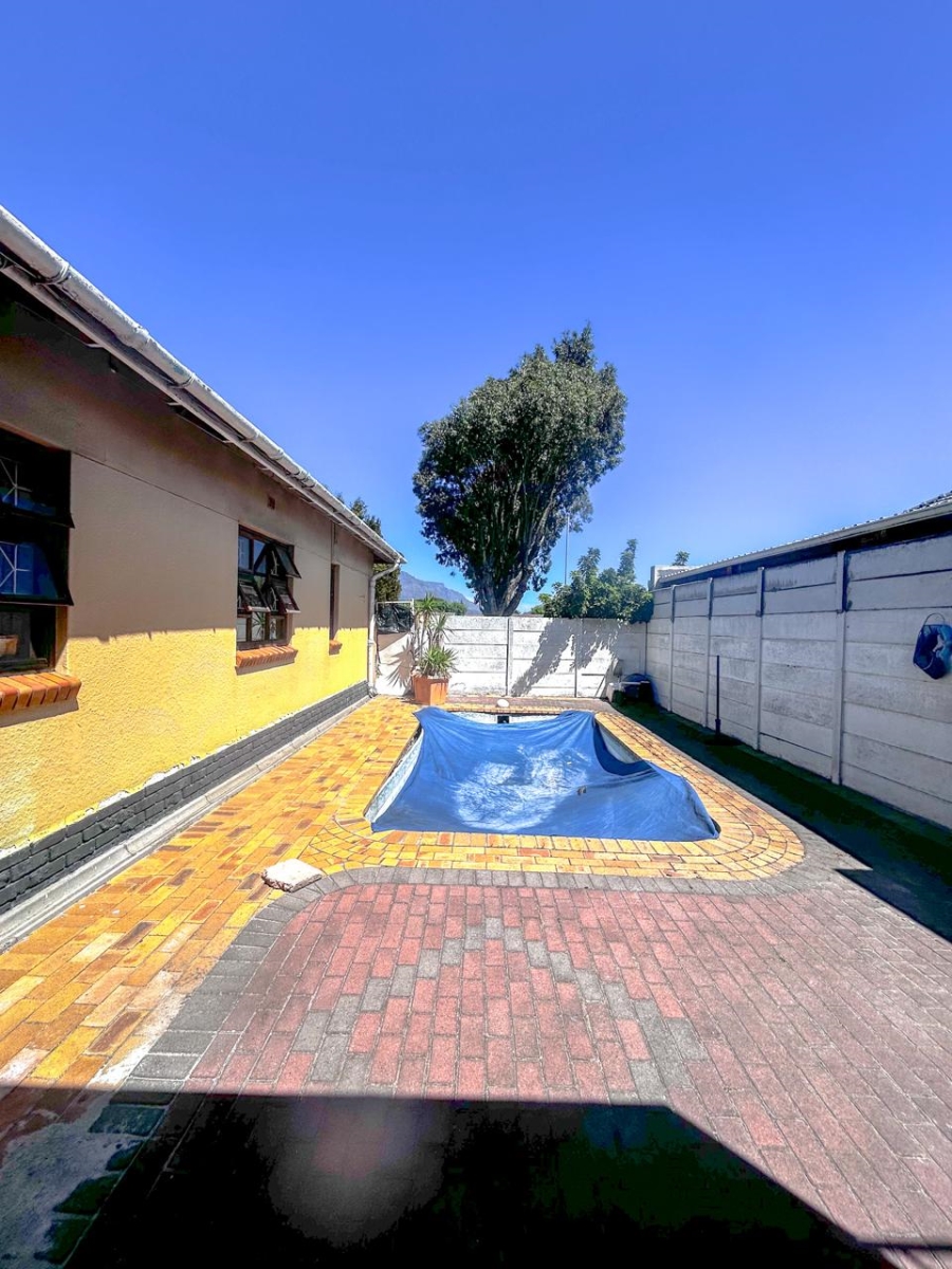 3 Bedroom Property for Sale in Thornton Western Cape